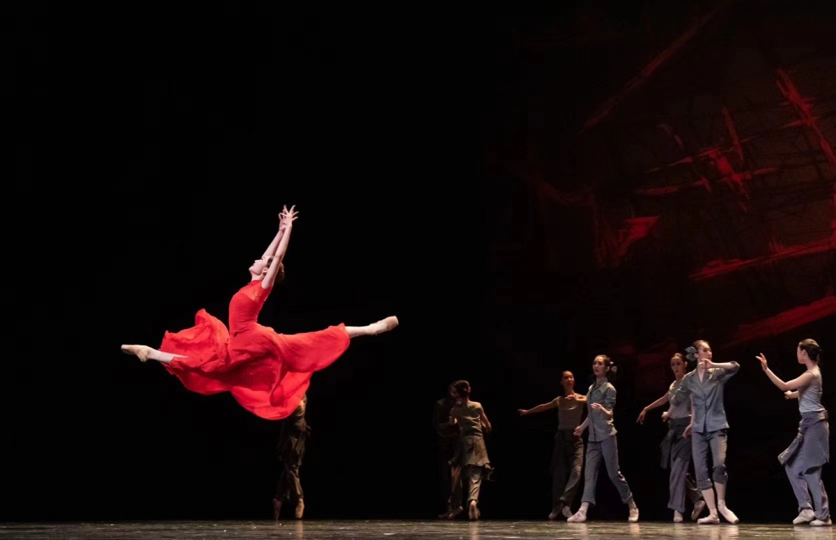 Chongqing Original Ballet 'Red Shoes' Debuts | ichongqing